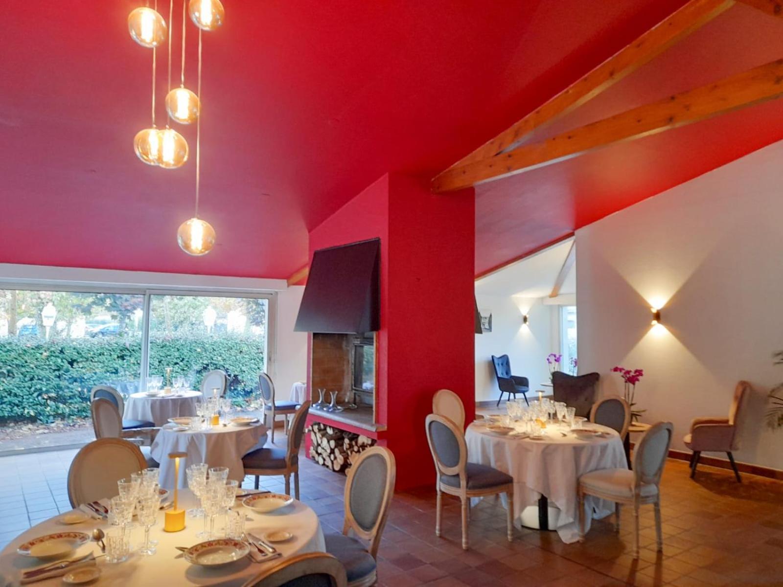 Hotel Platanes - Kb Hotel Group Etauliers Экстерьер фото