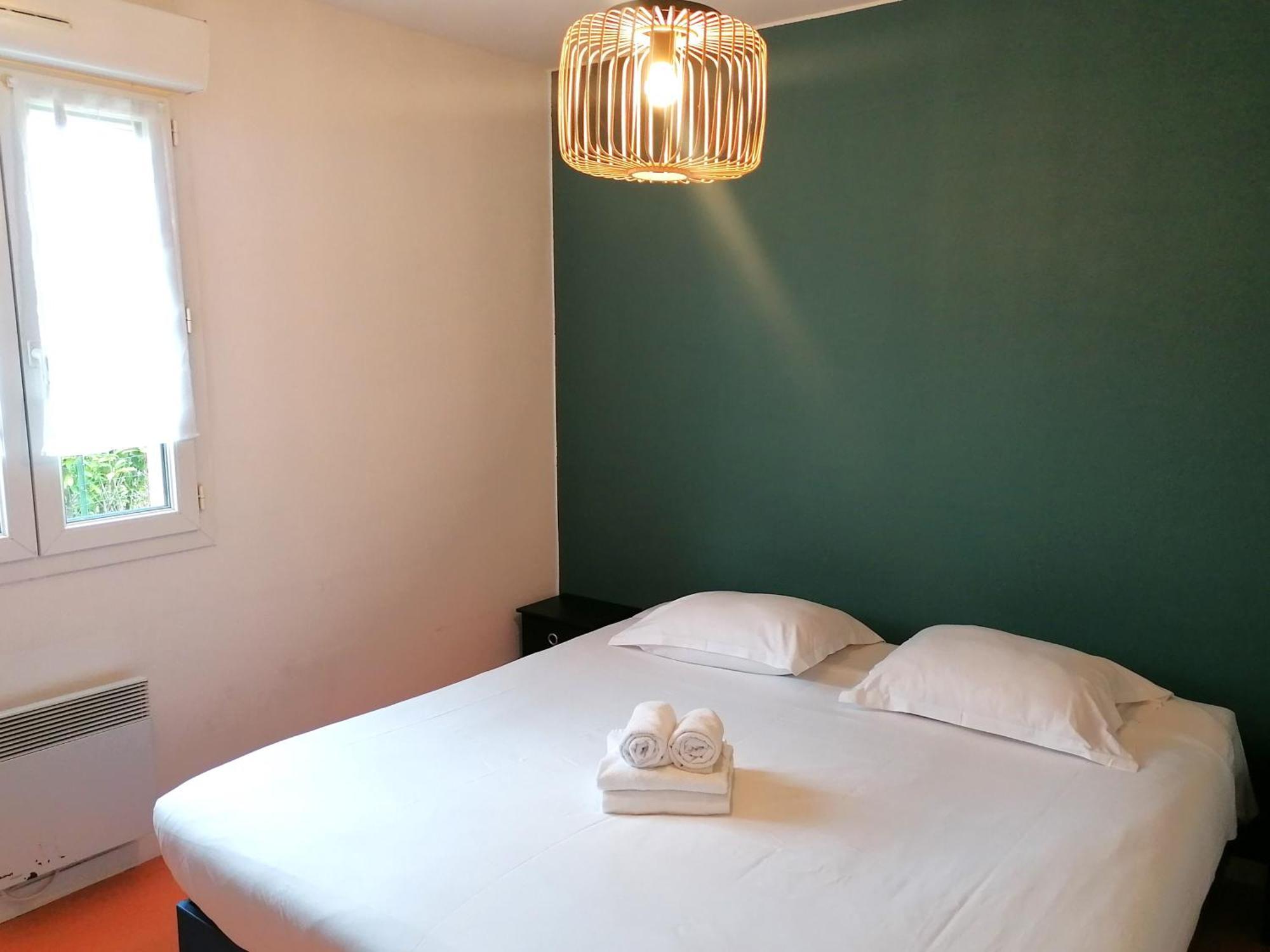Hotel Platanes - Kb Hotel Group Etauliers Экстерьер фото
