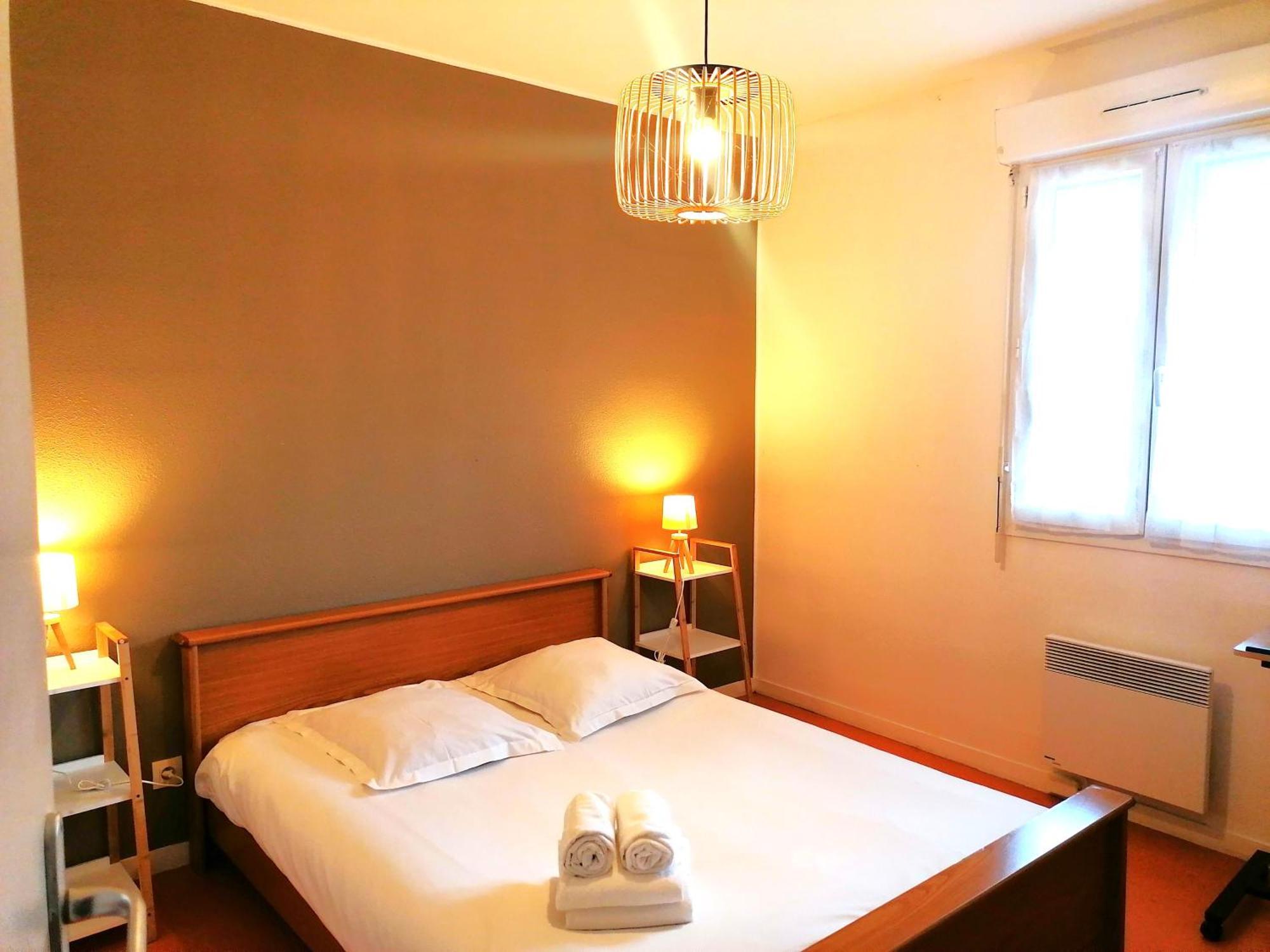 Hotel Platanes - Kb Hotel Group Etauliers Экстерьер фото