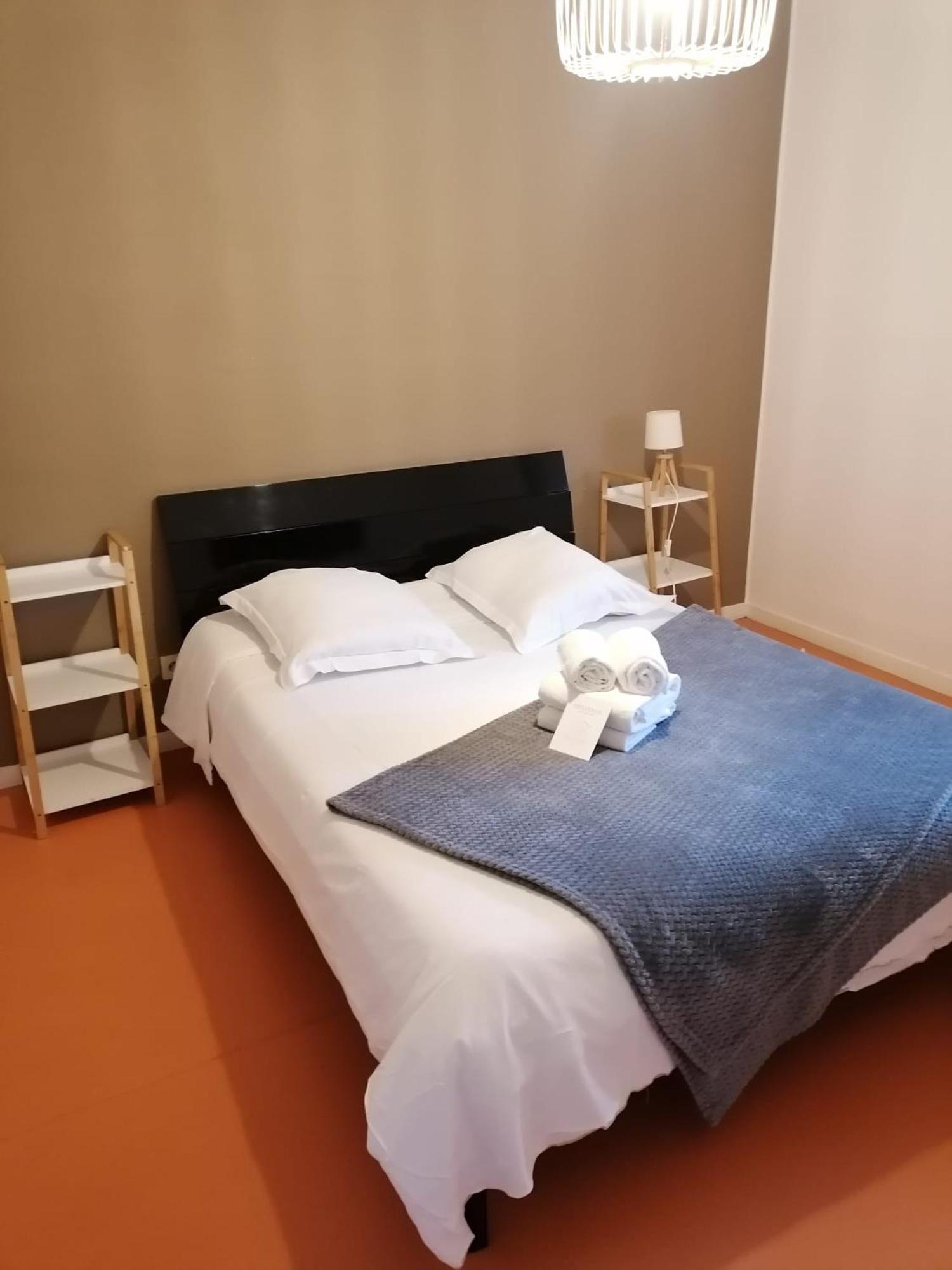 Hotel Platanes - Kb Hotel Group Etauliers Экстерьер фото